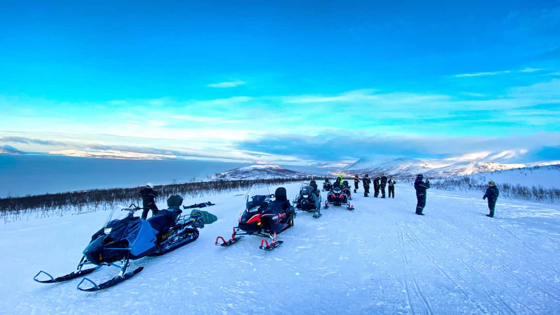 bild nr.12 av Från Tromsö: Lyngen Alperna Guidad tur med snöskoter aktivitet i Barents hav, uppladdad av arrangören