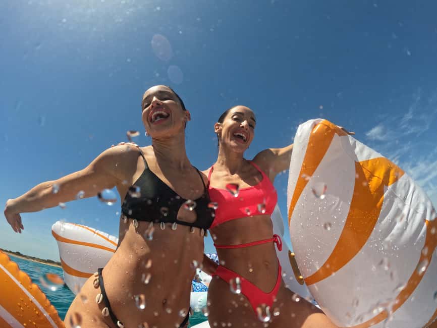 afbeelding n.27 van Athene: eilandcruise met zwemmen. DJ, lunch en drankjes inbegrepen. activiteit in Centraal-Griekenland, geüpload door aanbieder