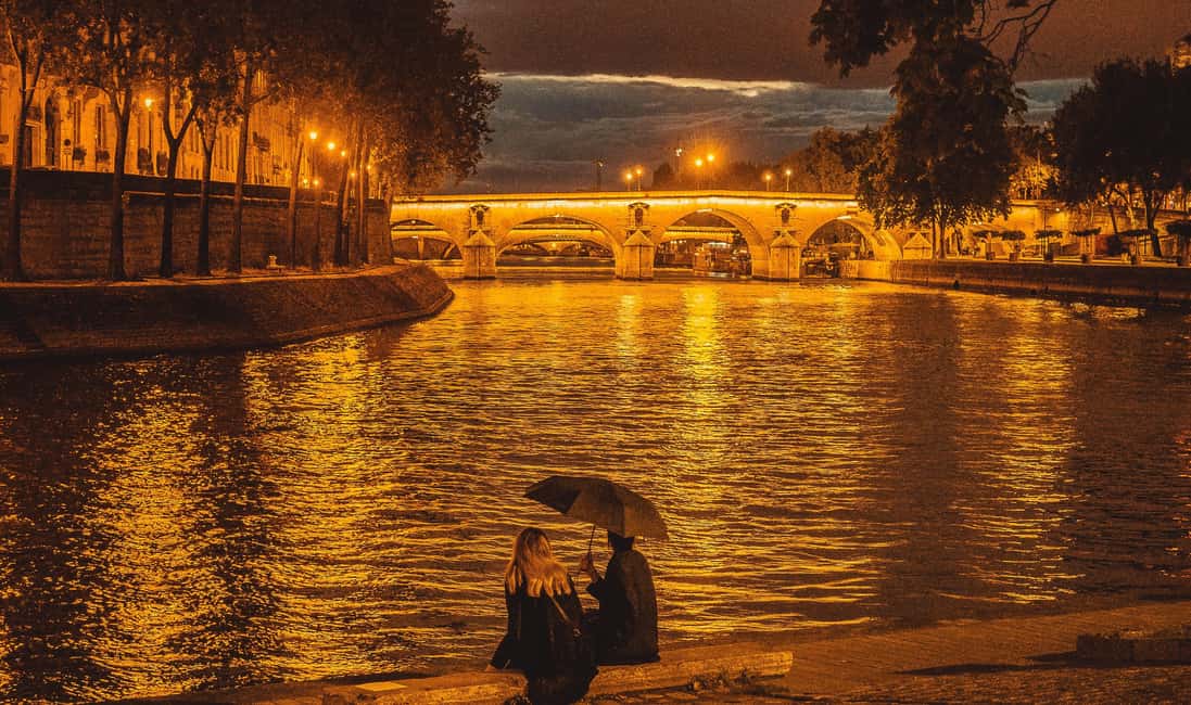 Image N°2 de Paris : Contes sombres, une nuit de secrets et une visite des bars légendaires activité à Paris, publiée par le prestataire