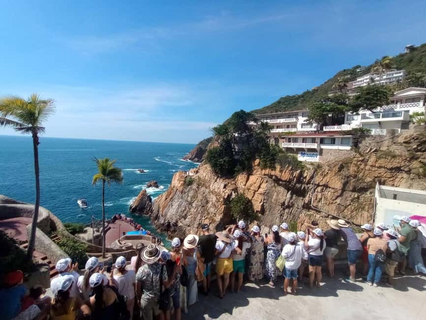 image n.2 of Acapulco: Express Cliff Diving Show Tour activity in Acapulco, uploaded by supplier