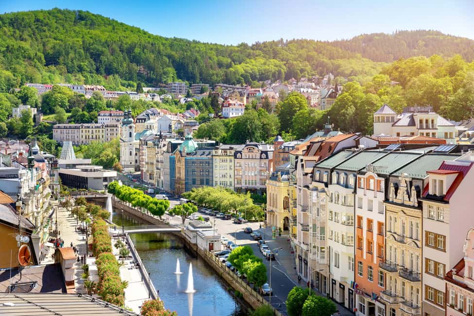 Karlovy Vary içindeki Prag'dan ünlü kaplıca kenti Karlovy Vary ve Loket Kalesi etkinliğinin tedarikçi tarafından yüklenen 5 no'lu görseli