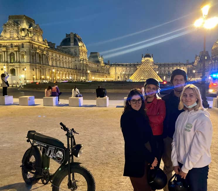 Image N°22 de Paris : Tour Eiffel et visite nocturne de Notre-Dame en E-Bike activité à Paris, publiée par le prestataire