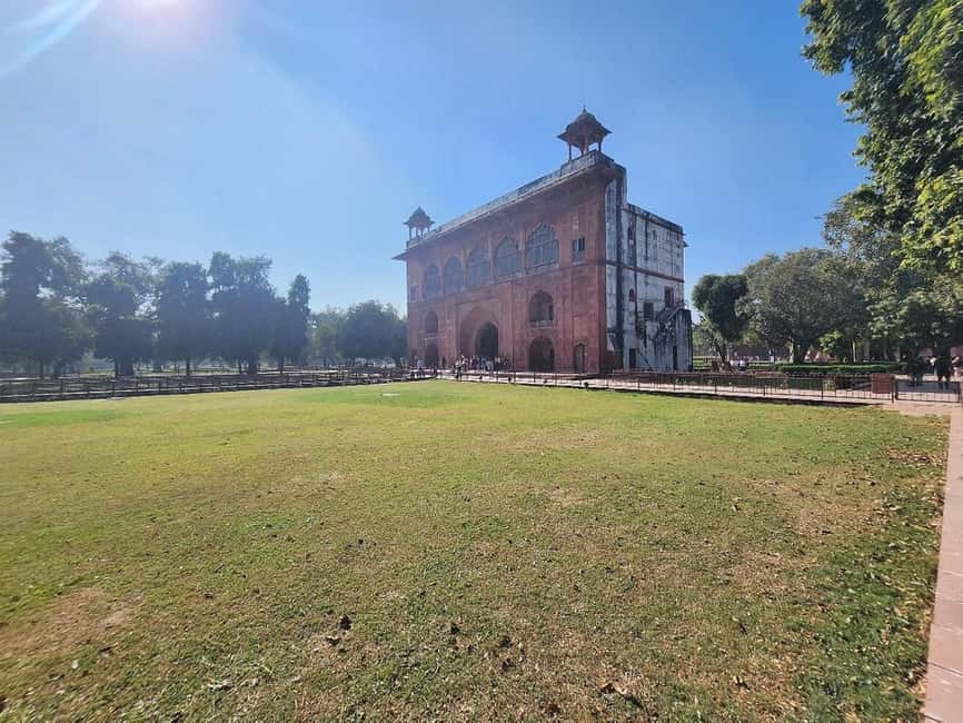 image n.7 of Red Fort Skip-the-Line E-tickets & guide Delhi transfers activity in New Delhi, uploaded by supplier
