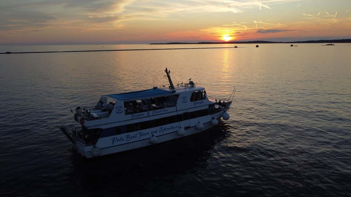 Bild Nr. 3 von Pula: Delfinbeobachtung & Sonnenuntergangskreuzfahrt mit Abendessen & Getränken Aktivität in Pula, Kroatien, hochgeladen vom Anbieter