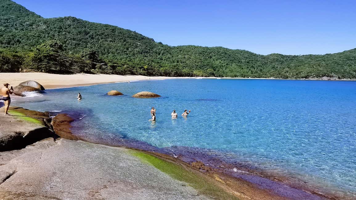 image n.8 of Ilha Grande: 360° Circumnavigation Speed Boat Tour - 8h activity in Vila do Abraão, uploaded by supplier
