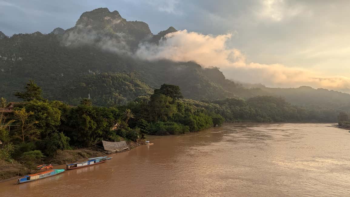 imagen n.º 8 de De Luang Prabang a Nong Khiaw: Crucero por el río, excursión y cascada actividad en Provincia de Luang Prabang, subida por el proveedor
