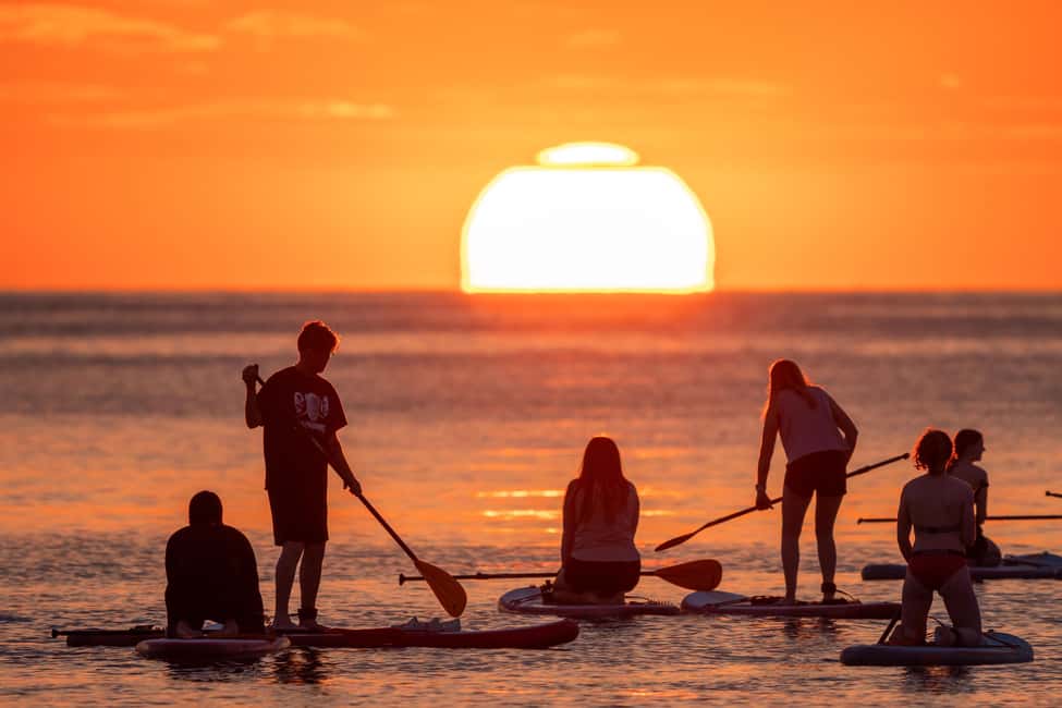 imagem n.12 de Barcelona: Paddleboarding ao nascer do sol com instrutor e fotos atividade em Barcelona, carregada pelo fornecedor