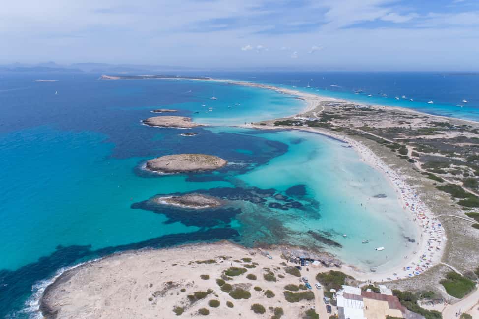 Image N°43 de Ibiza : croisière premium d'une journée à Formentera en catamaran activité à Sant Josep de sa Talaia, publiée par le prestataire