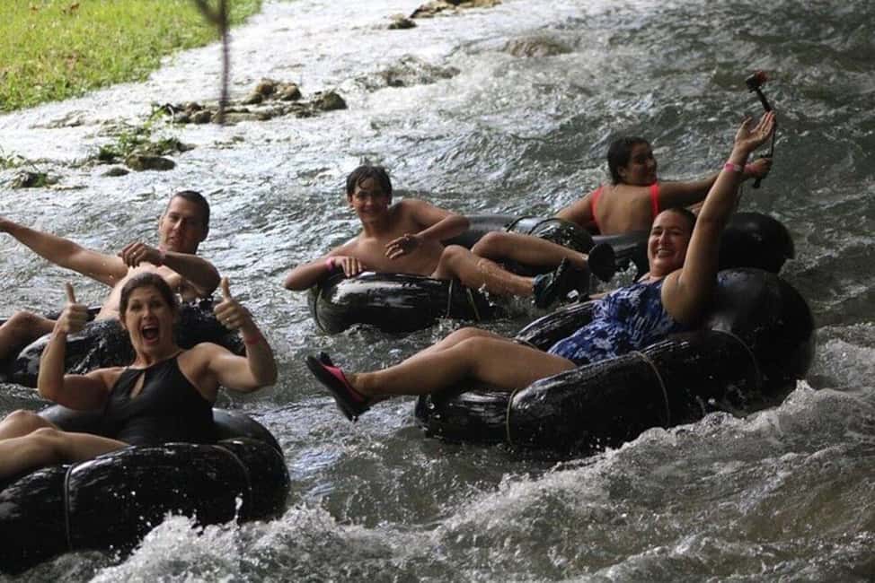 imagem n.9 de De Falmouth: Tour combinado de Blue Hole e River Tubing atividade em Clarendon, carregada pelo fornecedor