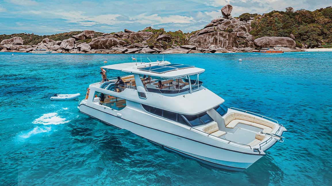 Immagine nº 1 di Phuket/Khao Lak: Gita in catamarano alle Isole Similan con pranzo attività a Golfo del Siam, caricata dal fornitore