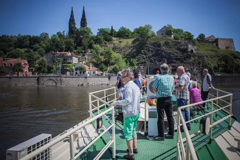 Prag içindeki Prag: Vltava Nehri üzerinde 2 saatlik unutulmaz bir yolculuk. etkinliğinin tedarikçi tarafından yüklenen 4 no'lu görseli