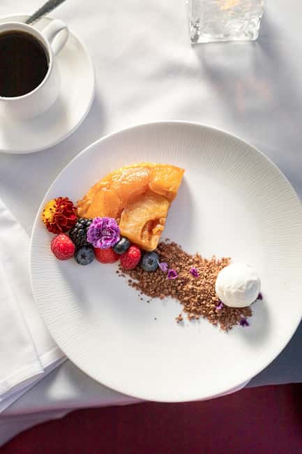 image n.19 of Niagara Falls, Canada: Dining Experience at The Watermark activity in Niagara Falls, Ontario, uploaded by supplier