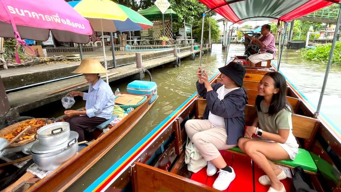image n.7 of 2 Hours Private Bangkok Canal Boat Tour by Long-Tail Boat activity in Bangkok, uploaded by supplier