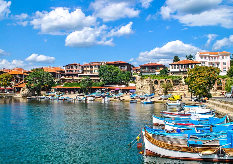 imagen n.º 6 de Desde Obzor, Bulgaria: Crucero de medio día en catamarán por el Mar Negro actividad en Nesebar, subida por el proveedor