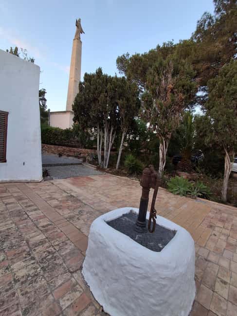 Image N°47 de TOUR DES INCONTOURNABLES D'IBIZA : Du patrimoine de l'Unesco aux plus belles plages activité à Ibiza (ville), publiée par le prestataire