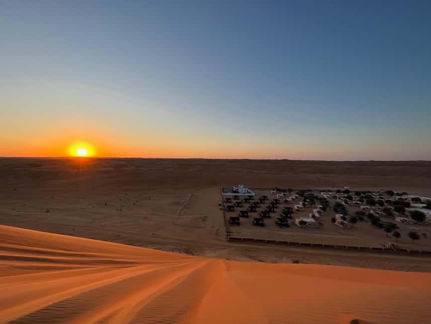 Obraz nr 4 z atrakcji Zachód słońca na pustyni Wahiba Sands i przygoda w Wadi Bani Khalid w Al-Mintakat asz-Szarkijja, przesłany przez organizatora