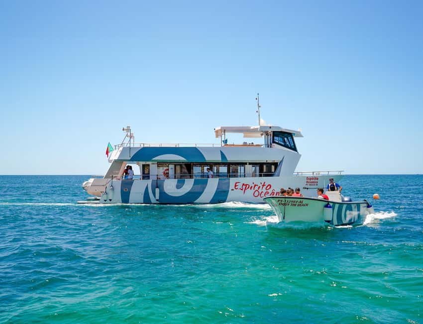 afbeelding n.3 van Albufeira: Rondvaart met strand-BBQ en open bar activiteit in Albufeira, geüpload door aanbieder