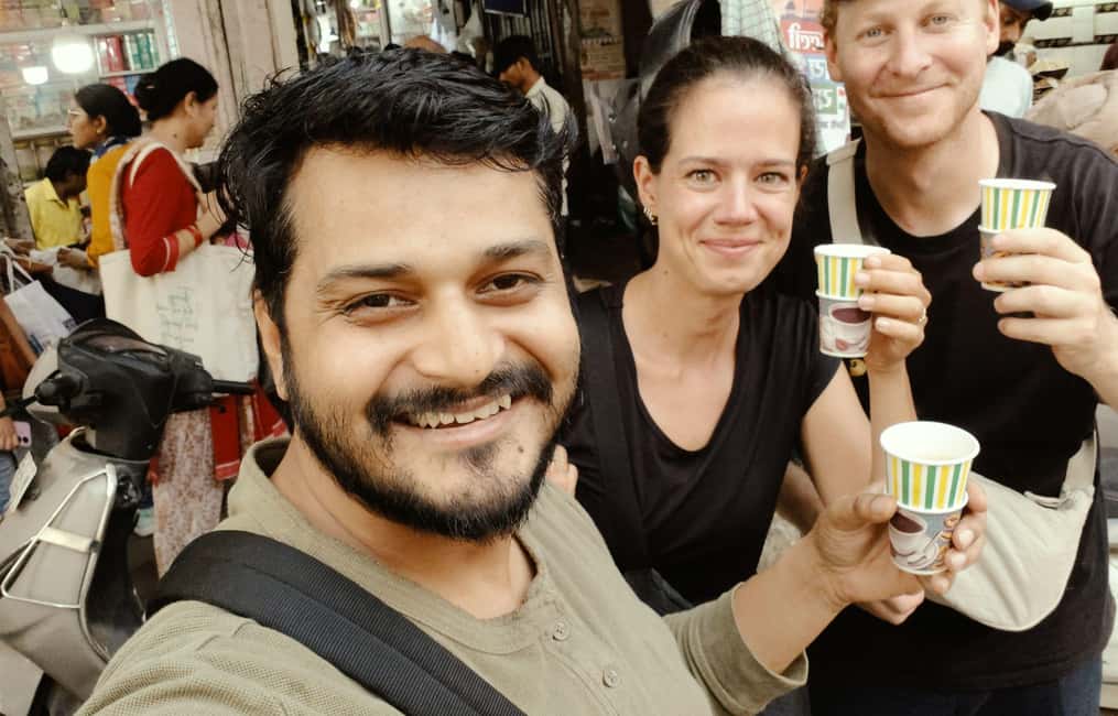 imagem n.1 de Old Delhi: Tour gastronómico de rua de 3 horas atividade em Nova Delhi, carregada pelo fornecedor