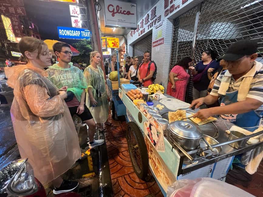 imagem n.10 de Bangkok Authentic Tasting Thai-Chinatown Walking Food Tour atividade em Bangkok, carregada pelo fornecedor