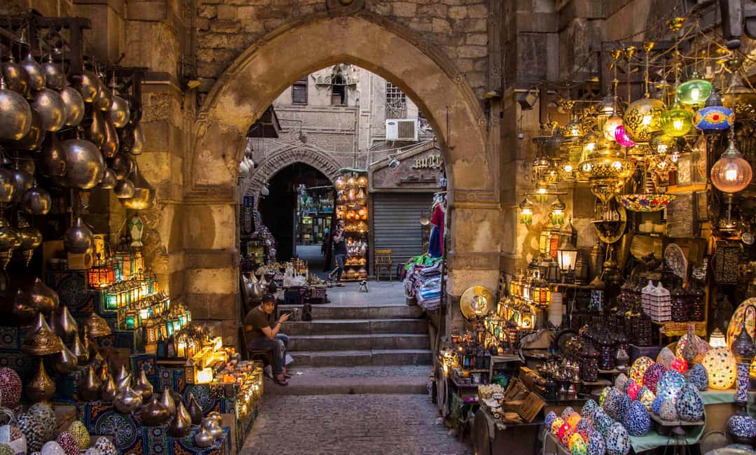 Il Cairo: Tour privato di mezza giornata del mercato locale e del souq | GetYourGuide