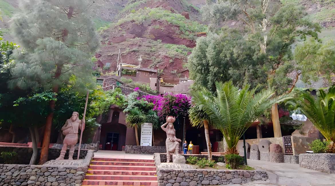 image n.9 of Gran Canaria: Sunset Tour with Champagne & Dinner. activity in Vega de San Mateo, uploaded by supplier