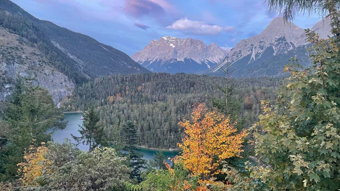 imagem n.7 de Innsbruck: Excursão em pequenos grupos ao Castelo de Neuschwanstein atividade em Schwangau, carregada pelo fornecedor