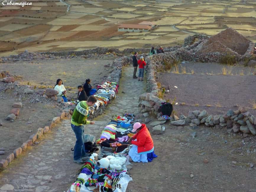 imagem n.2 de DePuno: Excursão de 1 dia às Ilhas Uros e Amantani com almoço atividade em Peru, carregada pelo fornecedor