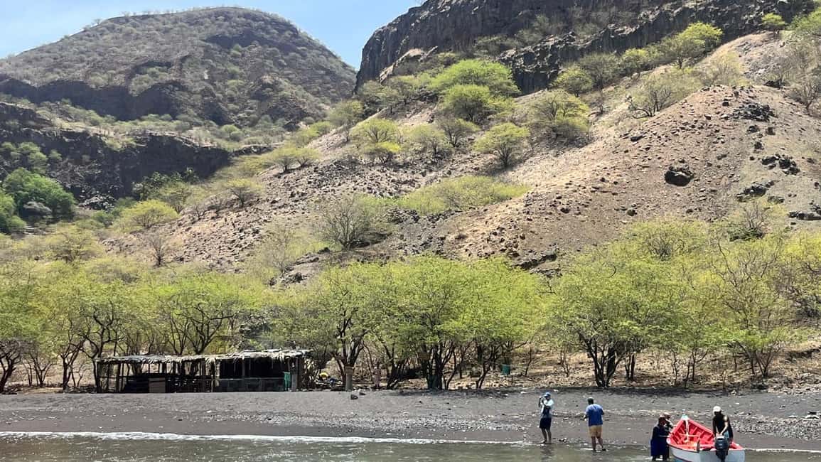 imagem n.24 de Passeio de barco para a caverna de Águas Belas + churrasco atividade em Assomada, carregada pelo fornecedor