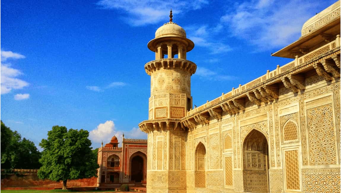 Delhiből: Taj Mahal, Agra túra transzferrel, egy nap alatt. | GetYourGuide