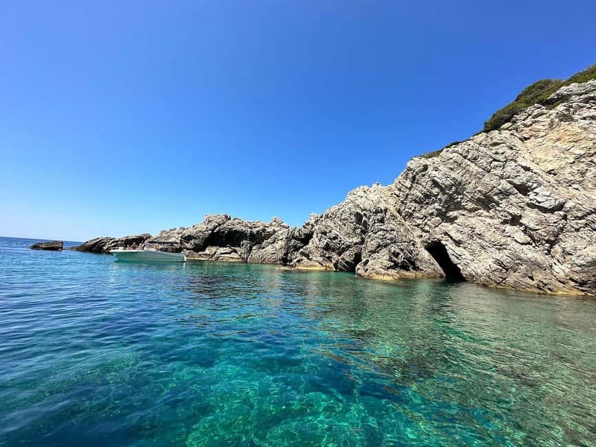 Immagine nº 47 di Dubrovnik: Grotta Azzurra e tour in barca della spiaggia di Sunj con bevande attività a Dalmazia, caricata dal fornitore