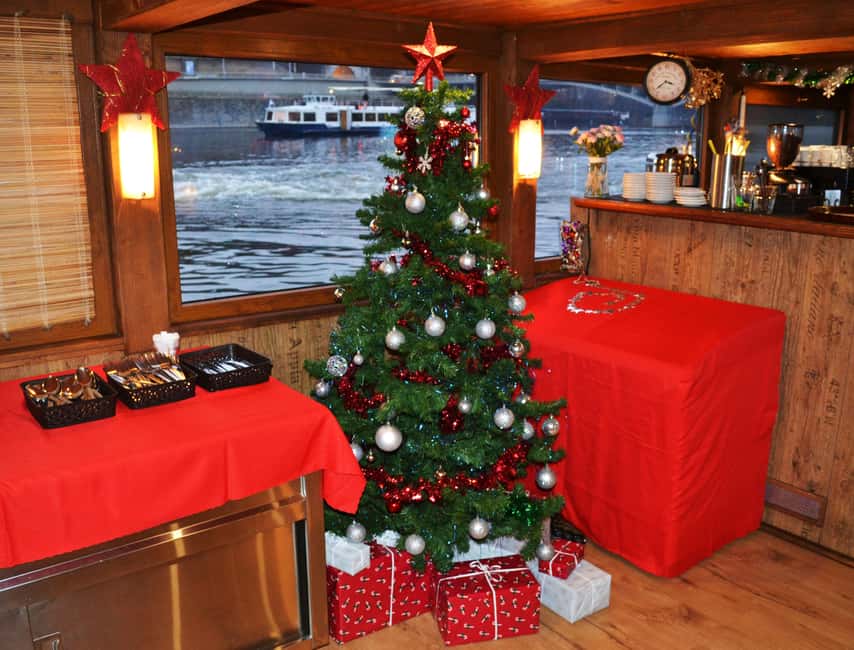 image n.7 of Exclusive Christmas cruise with Christmas Eve buffet activity in Prague, uploaded by supplier