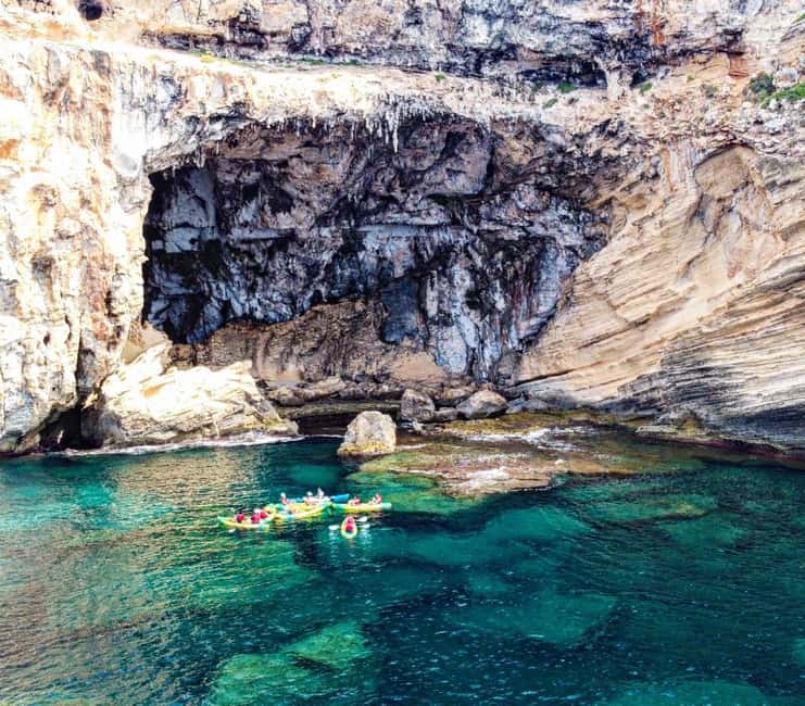 bild nr.9 av MENORCA: Grottväg med kajak + fotosession. aktivitet i Balearerna, uppladdad av arrangören