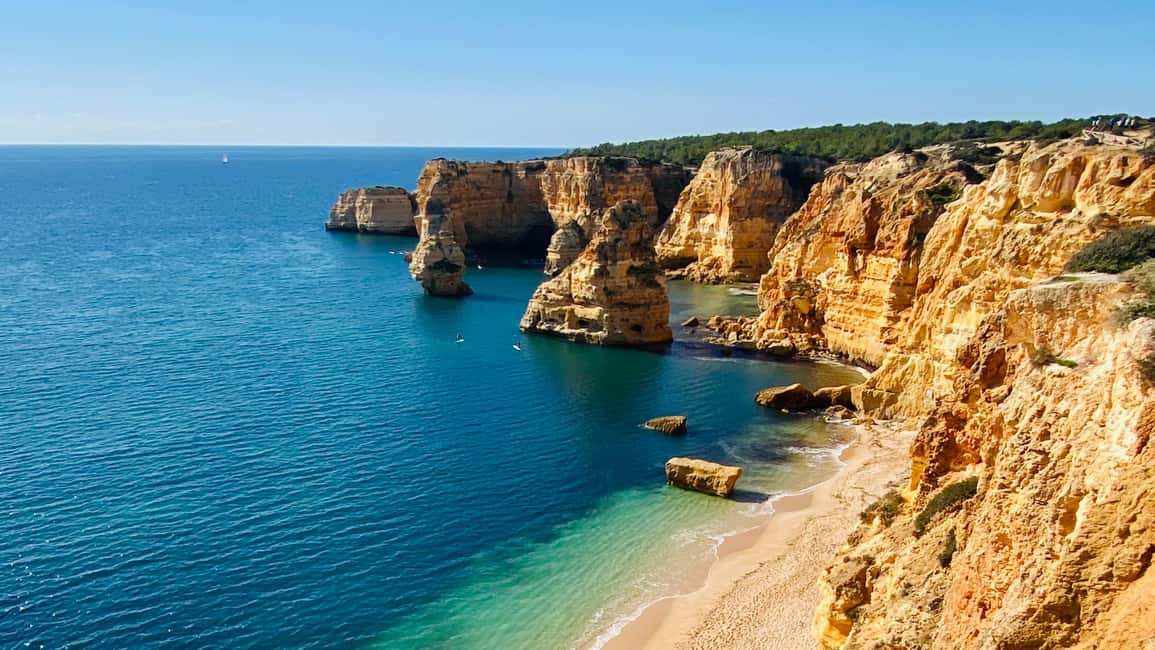 afbeelding n.6 van Vanuit Faro: Benagil, Marinha Beach, Algar Seco, 7 Valleys... activiteit in Praia do Carvoeiro, geüpload door aanbieder