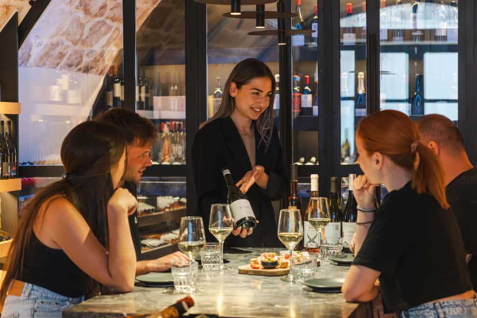 Immagine nº 3 di Rethymno: tour guidato con degustazione di vini cretesi e cibo locale attività a Rethymno, caricata dal fornitore