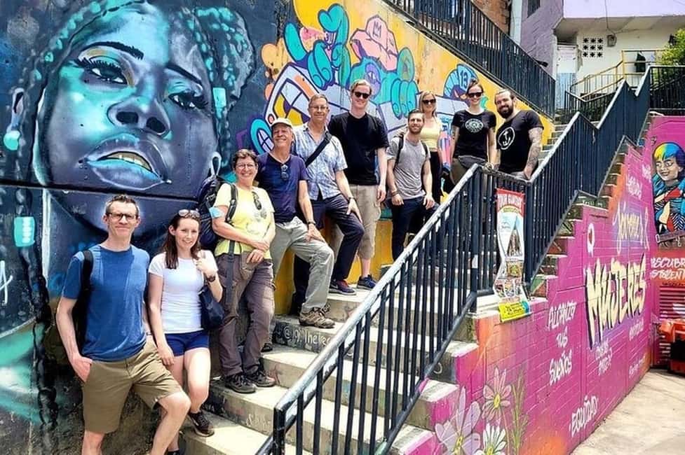 imagem n.9 de Medellín: Tour de grafite na Comuna 13 com guia local e lanches atividade em Medellín, carregada pelo fornecedor