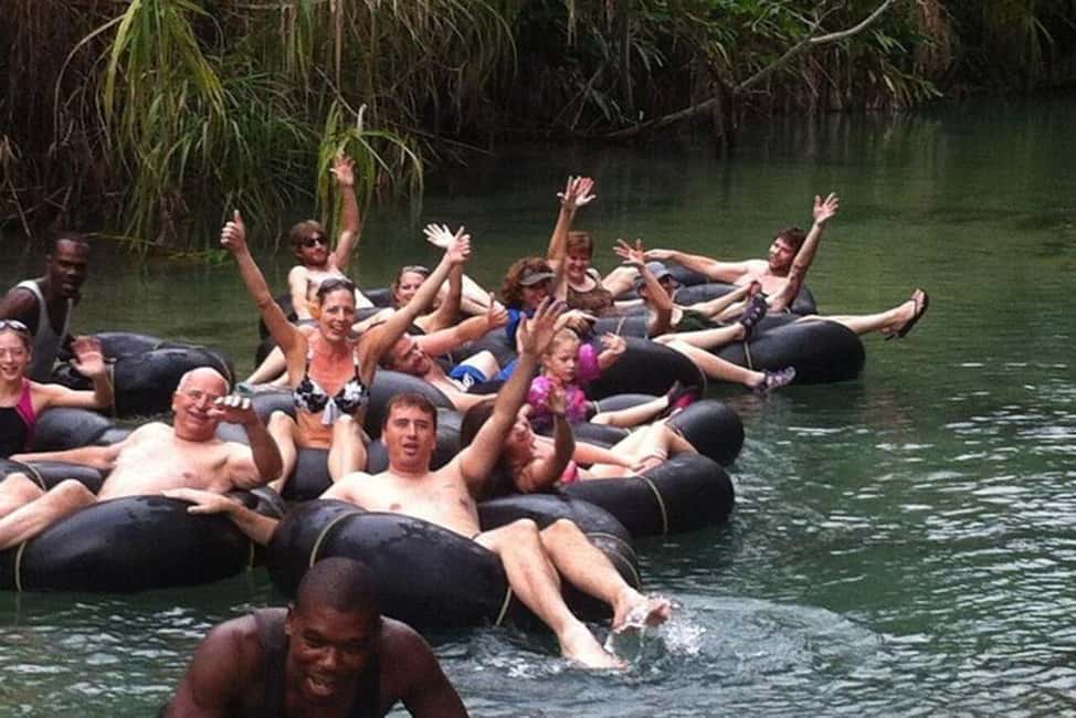 imagem n.4 de De Falmouth: Tour combinado de Blue Hole e River Tubing atividade em Clarendon, carregada pelo fornecedor