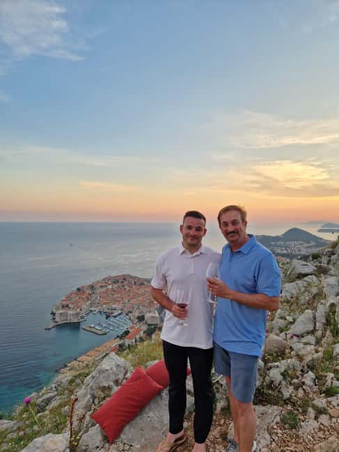 Image N°6 de Dubrovnik : Dégustation de vin au coucher du soleil à Panorama Point activité à Dubrovnik, publiée par le prestataire