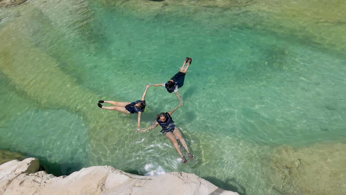Immagine nº 54 di Muscat: escursione di un'intera giornata a Wadi Shab, grotta romantica e sinkhole attività a Regione al-Sharqiyya, caricata dal fornitore