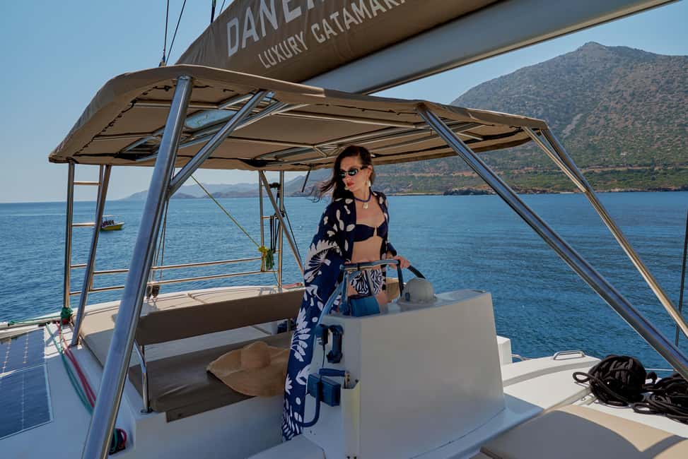 Immagine nº 10 di Catamarano di lusso Panormo: pranzo gourmet, calette nascoste e nuotate attività a Panormos in Rethymno, caricata dal fornitore