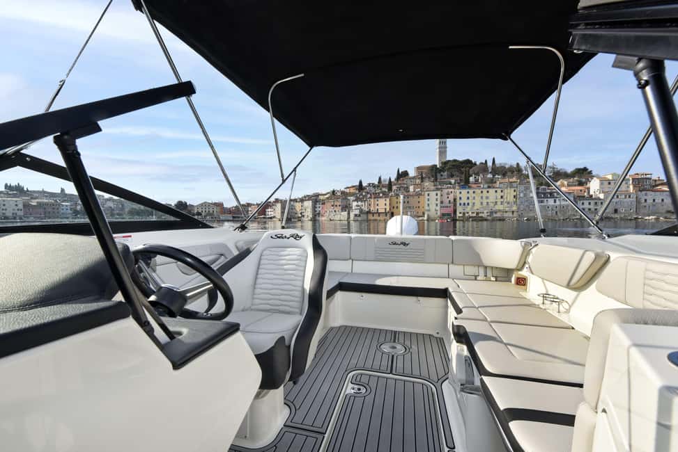 Bild Nr. 8 von Rovinj: Luxuriöse Nachtkreuzfahrt durch die Altstadt mit Getränken Aktivität in Rovinj, hochgeladen vom Anbieter