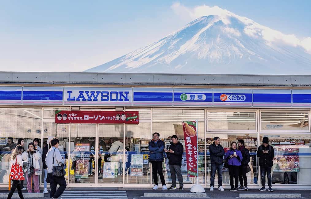 image n.16 of Tokyo: Mount Fuji, Kawaguchi Lake, Oshino Hakkai 1-Day Trip activity in Fujikawaguchiko, uploaded by supplier