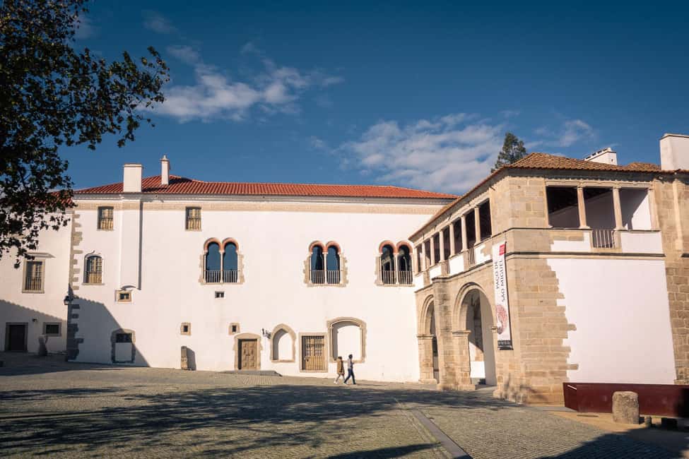 imagem n.5 de Évora: Excursão a pé flexível pelo centro histórico atividade em Cascais, carregada pelo fornecedor