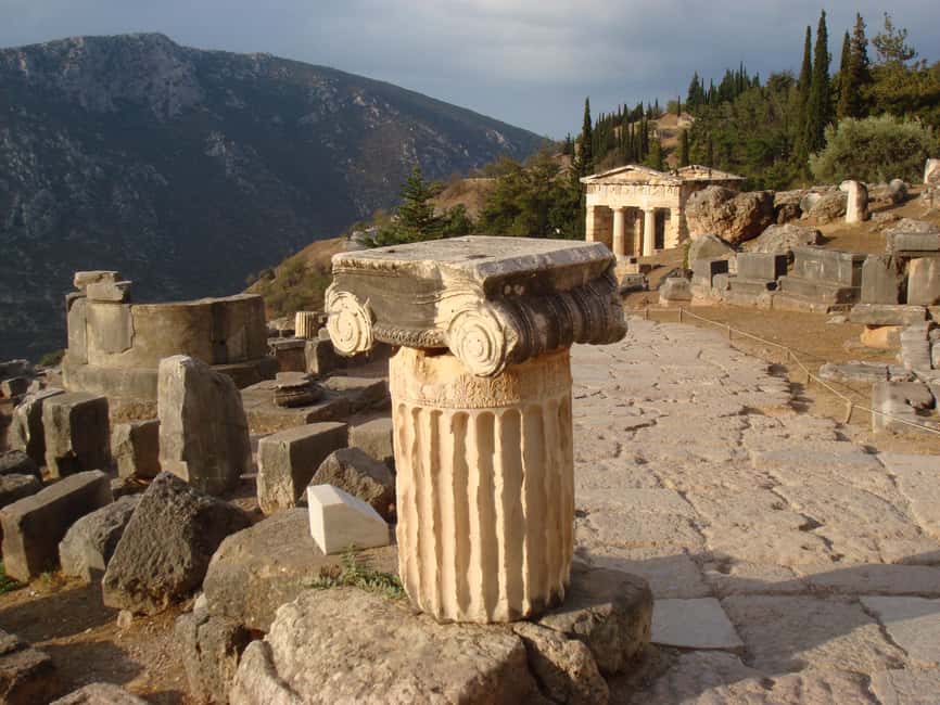 imagem n.8 de Atenas: Viagem de 1 dia a Delfos, Caverna de Córius e Campo de Batalha 300 atividade em Delfos, carregada pelo fornecedor