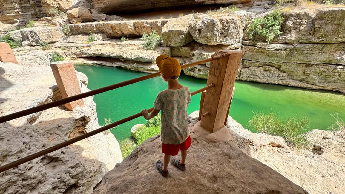 Immagine nº 12 di Da Mascate: tour di un'intera giornata di Wadi Shab e Bimmah Sinkhole attività a Regione al-Sharqiyya, caricata dal fornitore