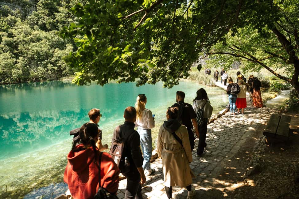 imagem n.7 de De Zagreb: Excursão ao Parque Nacional dos Lagos de Plitvice com ingressos atividade em Slunj, carregada pelo fornecedor