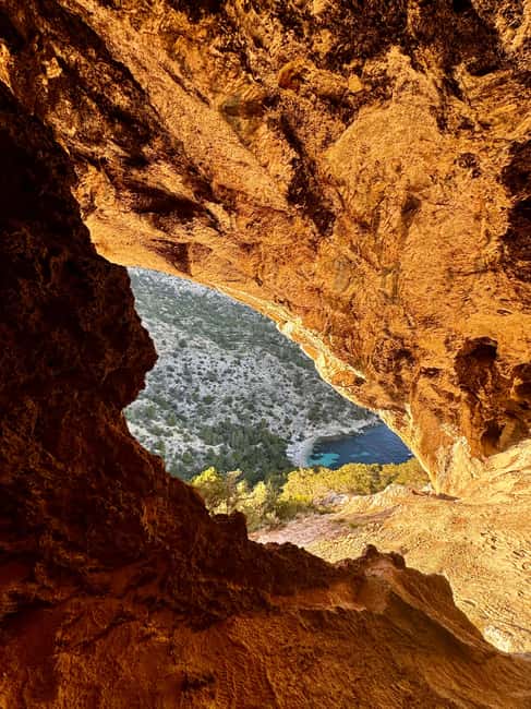 Image N°18 de Ibiza : Excursion en bateau, safari en 4x4 et randonnée au coucher du soleil à Es Vedra activité à Sant Josep de sa Talaia, publiée par le prestataire