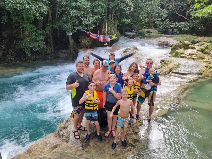 imagem n.22 de Ocho Rios: Blue Hole, White River Tubing e passeio a cavalo atividade em Jamaica, carregada pelo fornecedor