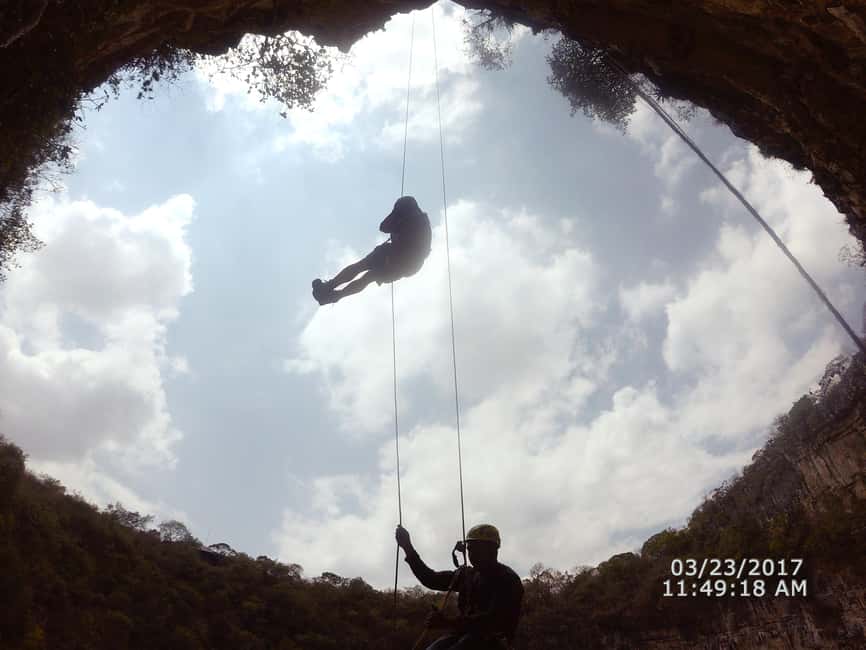 Image N°9 de Tuxtla Gutiérrez : Descente en rappel d'une journée dans le gouffre des perroquets activité à Chiapas, publiée par le prestataire
