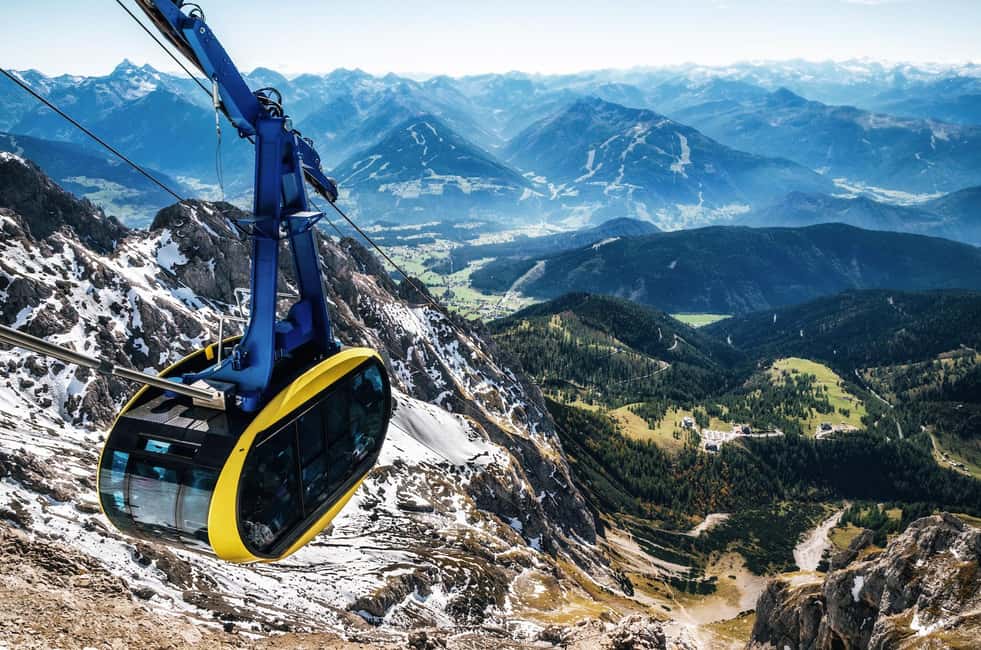Bild Nr. 5 von Ganztägige private Tagestour: Salzburg zum Dachstein Gletscher+Gosausee Aktivität in Gmunden, hochgeladen vom Anbieter