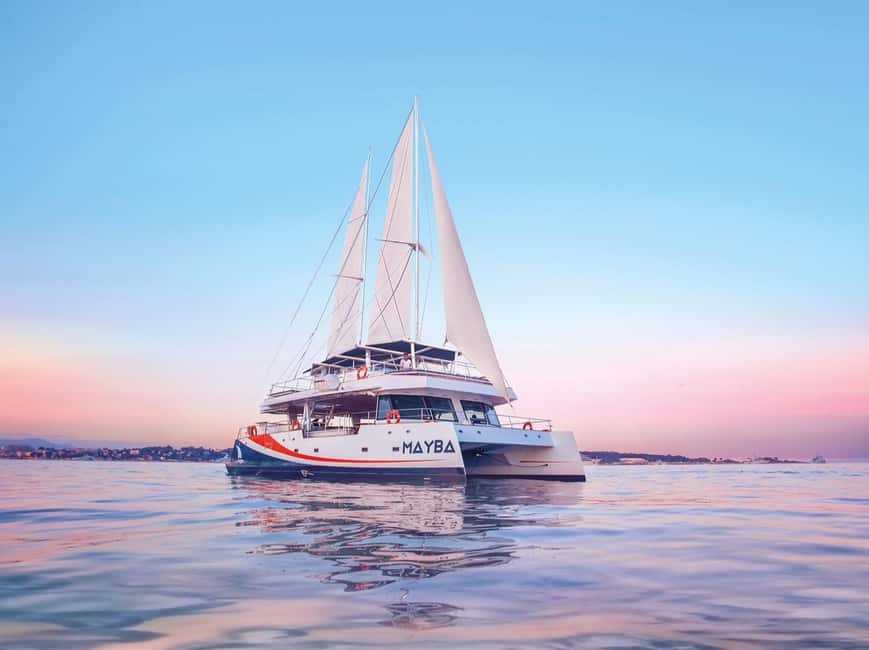 afbeelding n.1 van Marina Baie des Anges: Zonsondergang op zee op een Maxi Catamaran activiteit in Antibes, geüpload door aanbieder